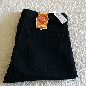 NWT size 12 womens Black Okd Navy Rockstar skinny Jean's